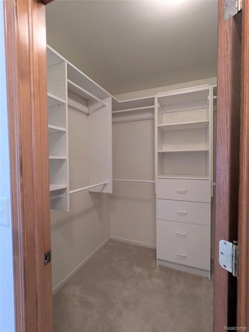 17845 Pointe Circle, Clinton Charter Township, MI 48038