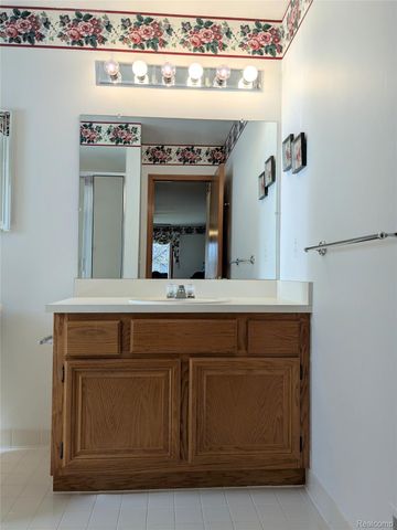 17845 Pointe Circle, Clinton Charter Township, MI 48038