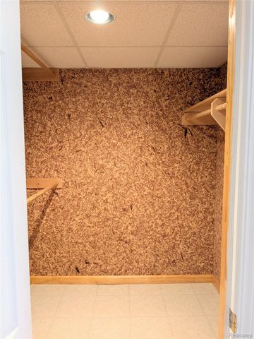 17845 Pointe Circle, Clinton Charter Township, MI 48038