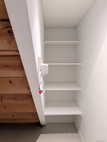 17845 Pointe Circle, Clinton Charter Township, MI 48038