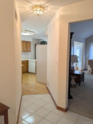 17845 Pointe Circle, Clinton Charter Township, MI 48038