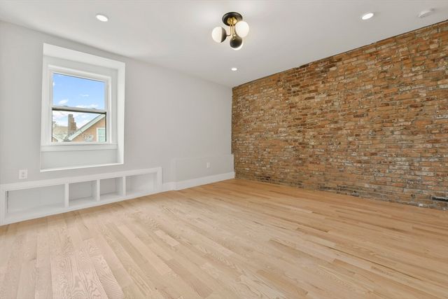 127 Saratoga 3, Boston, MA 02128
