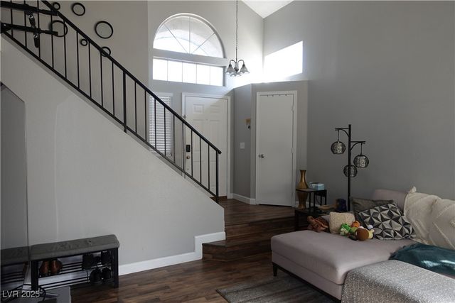 8015 COUNTERPOINT Lane, Las Vegas, NV 89123