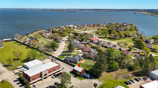 90 Beach Walk Boulevard, Conroe, TX 77304