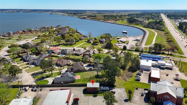 90 Beach Walk Boulevard, Conroe, TX 77304