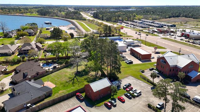 90 Beach Walk Boulevard, Conroe, TX 77304