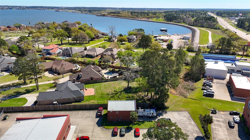 90 Beach Walk Boulevard, Conroe, TX 77304