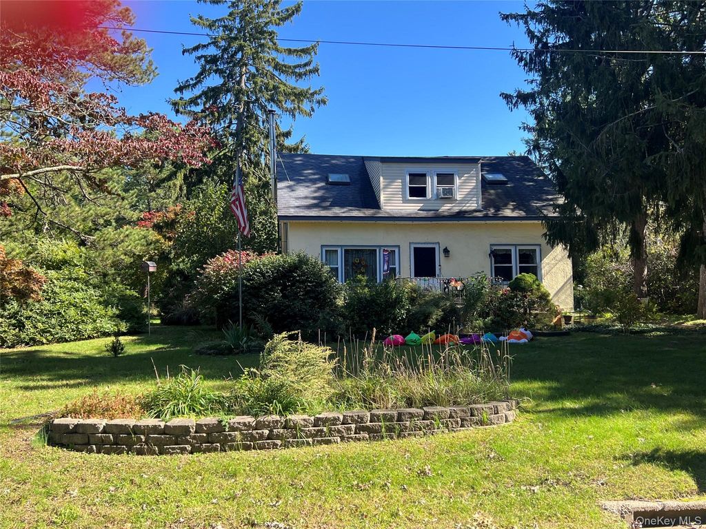 207 Mount Vernon Avenue, Medford, NY 11763 — exterior