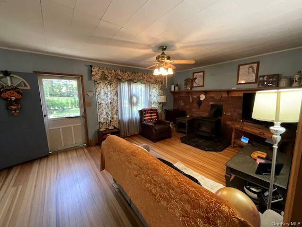 207 Mount Vernon Avenue, Medford, NY 11763 — photo 4