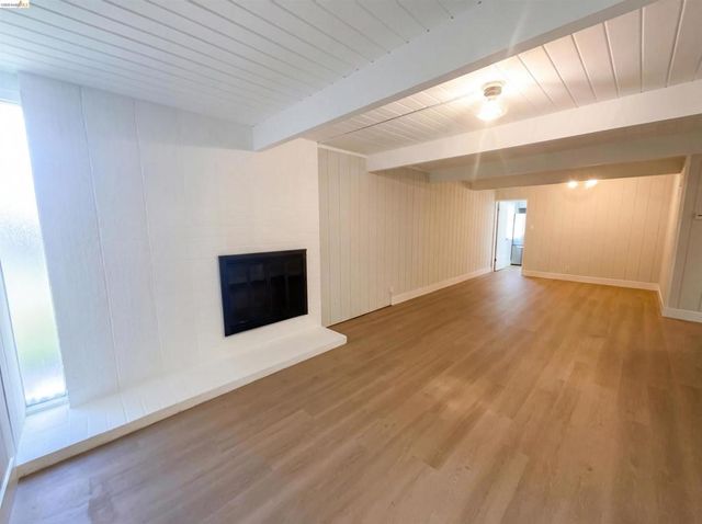 2361 Oakmont Dr, San Bruno, CA 94066