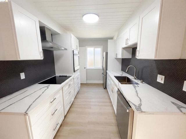 2361 Oakmont Dr, San Bruno, CA 94066