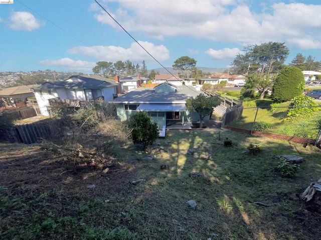 2361 Oakmont Dr, San Bruno, CA 94066