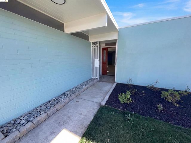 2361 Oakmont Dr, San Bruno, CA 94066