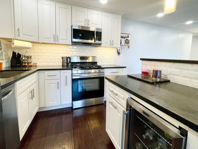 9725 S Karlov Avenue 208, Oak Lawn, IL 60453