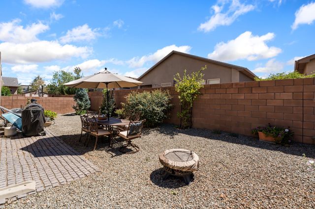 5208 Via Nube, Santa Fe, NM 87507