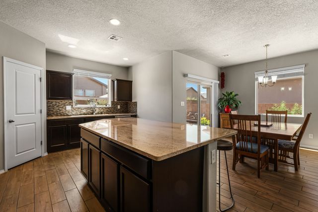5208 Via Nube, Santa Fe, NM 87507