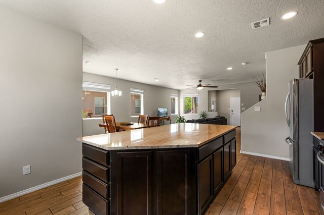 5208 Via Nube, Santa Fe, NM 87507