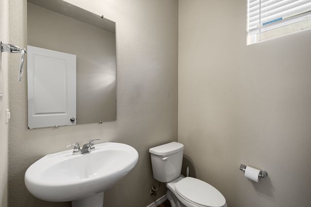 5208 Via Nube, Santa Fe, NM 87507