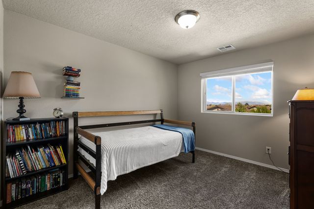 5208 Via Nube, Santa Fe, NM 87507