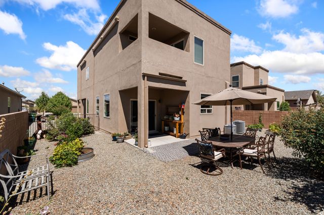 5208 Via Nube, Santa Fe, NM 87507
