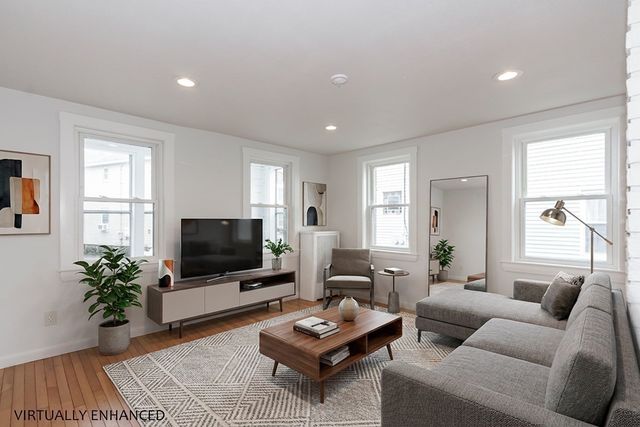 10 Elm Ct, Andover, MA 01810