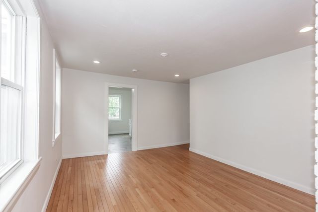 10 Elm Ct, Andover, MA 01810