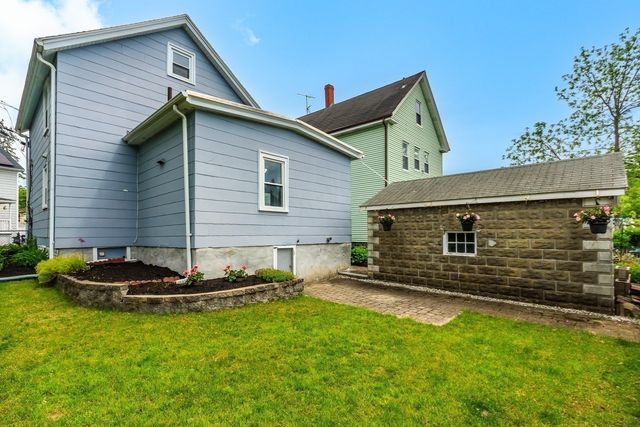 10 Elm Ct, Andover, MA 01810
