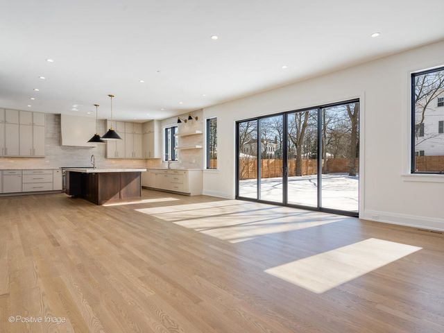 414 Laurel Avenue, Wilmette, IL 60091