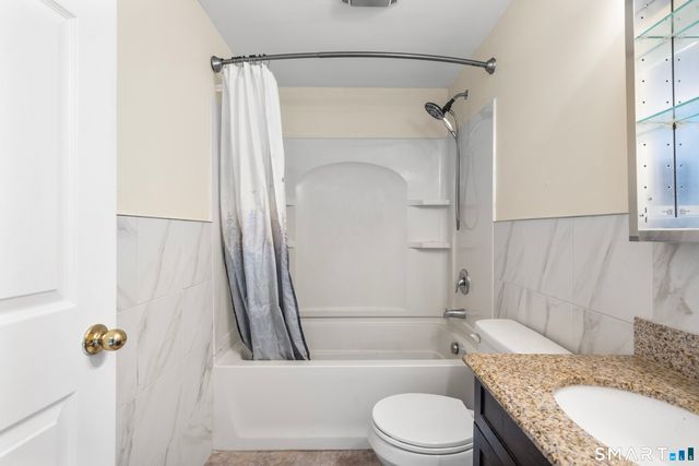 40 Hakim St Extension, Danbury, CT 06810