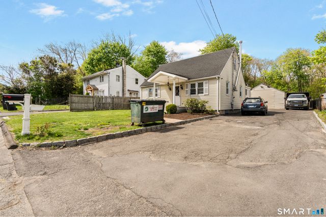40 Hakim St Extension, Danbury, CT 06810