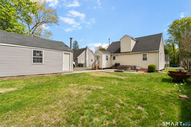 40 Hakim St Extension, Danbury, CT 06810