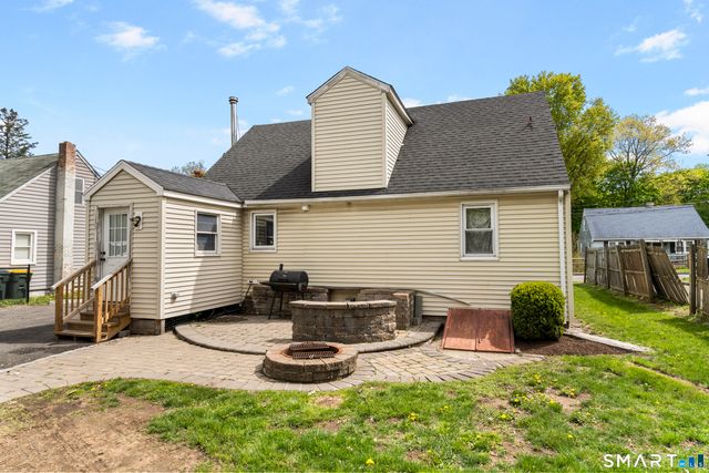 40 Hakim St Extension, Danbury, CT 06810