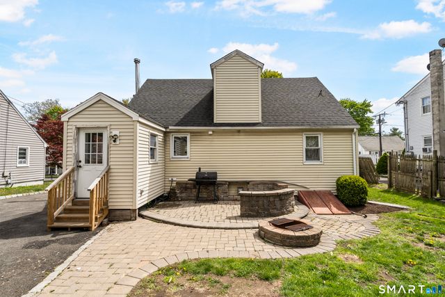 40 Hakim St Extension, Danbury, CT 06810