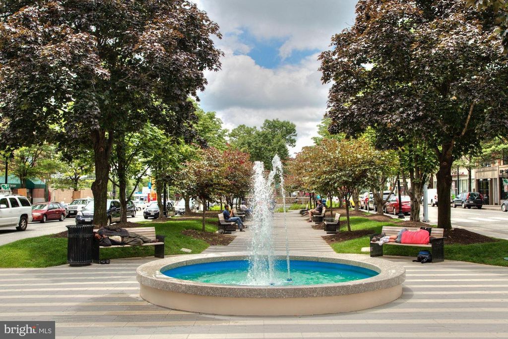 1021 N GARFIELD ST #611, Arlington, VA 22201