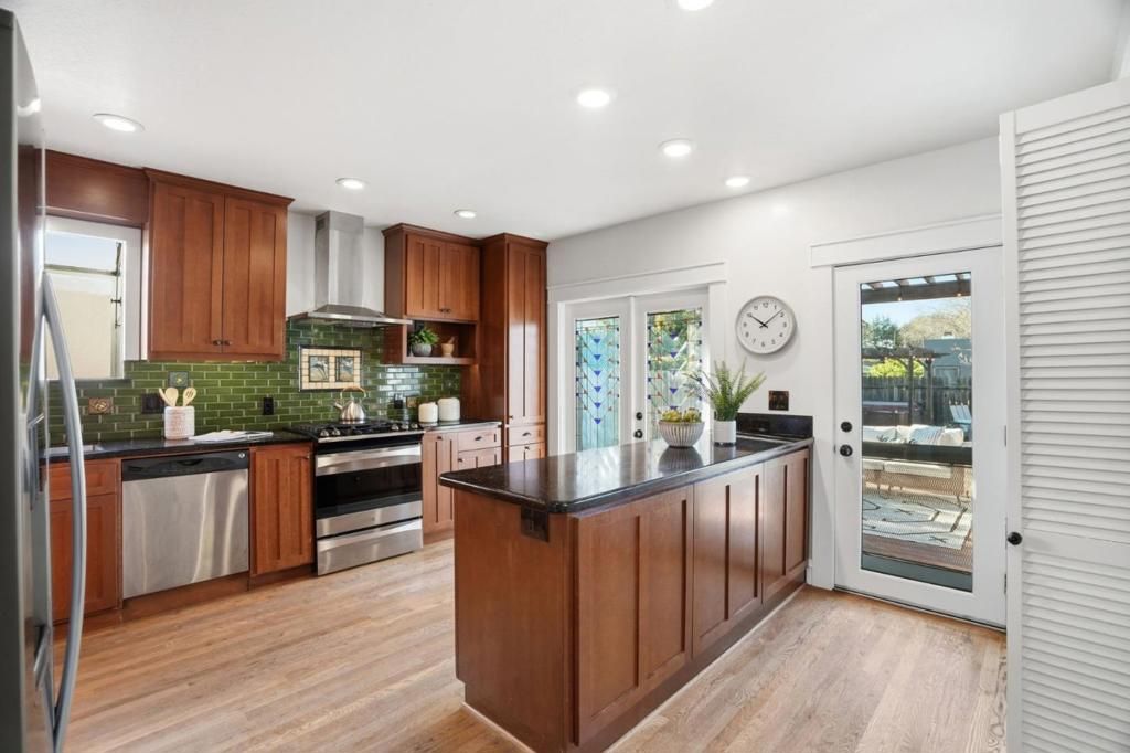 Image 8 of property listing at 1519 Burrell Court, San Jose, CA 95126