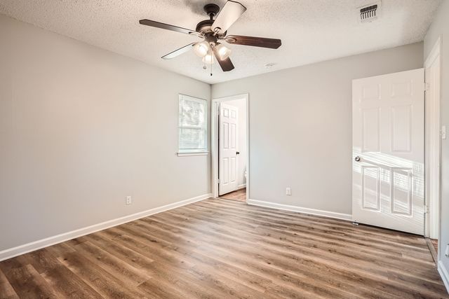6246 Guilford Street, Forest Hill, TX 76119