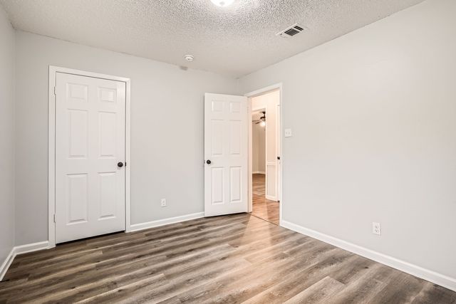 6246 Guilford Street, Forest Hill, TX 76119