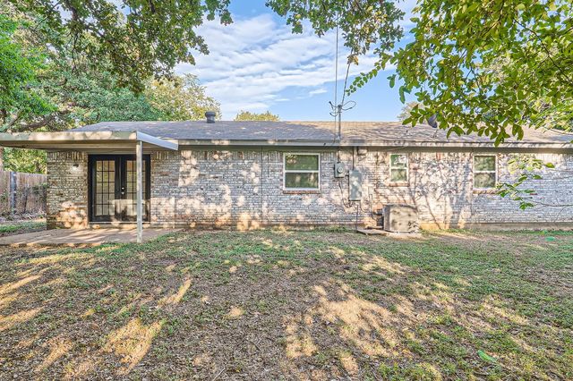 6246 Guilford Street, Forest Hill, TX 76119