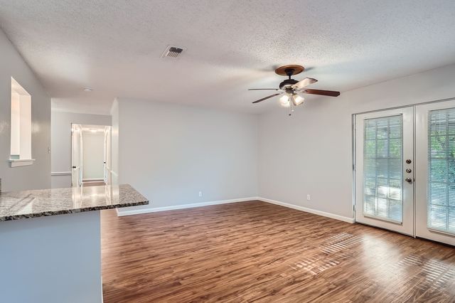 6246 Guilford Street, Forest Hill, TX 76119