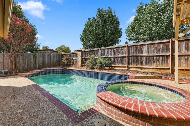 304 Patricia Lane, Highland Village, TX 75077