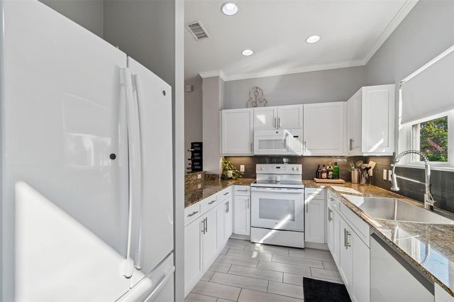 5321 ESCENA COURT, Tampa, FL 33611