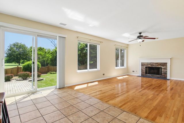 1322 Pennsbury Lane, Aurora, IL 60502