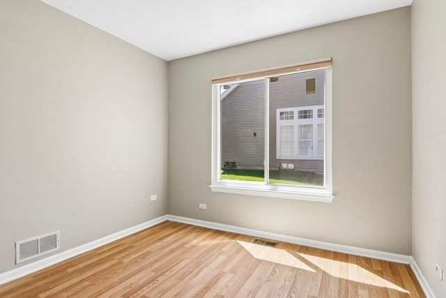 1322 Pennsbury Lane, Aurora, IL 60502