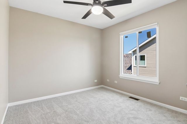 1322 Pennsbury Lane, Aurora, IL 60502