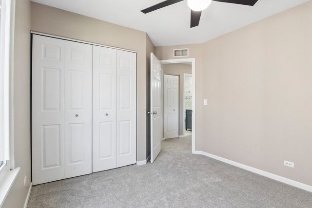 1322 Pennsbury Lane, Aurora, IL 60502