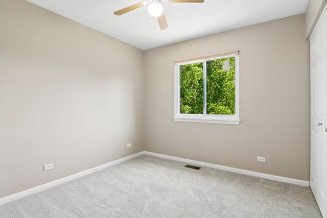 1322 Pennsbury Lane, Aurora, IL 60502