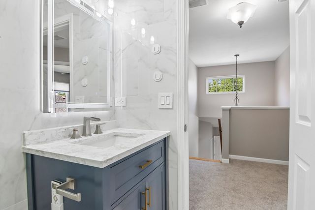 1322 Pennsbury Lane, Aurora, IL 60502