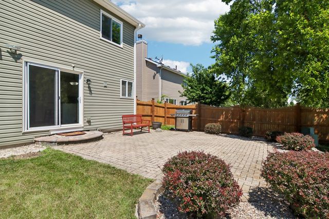 1322 Pennsbury Lane, Aurora, IL 60502
