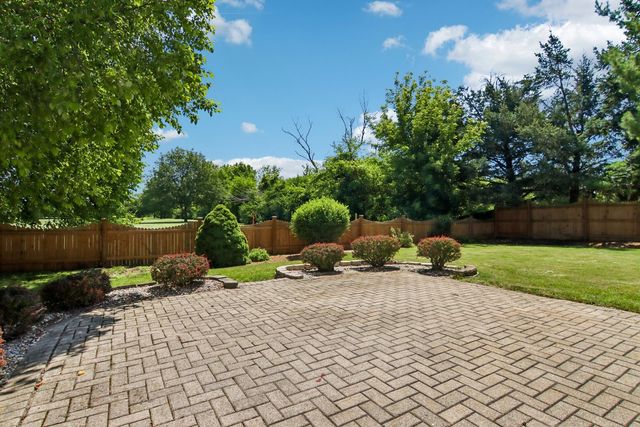 1322 Pennsbury Lane, Aurora, IL 60502
