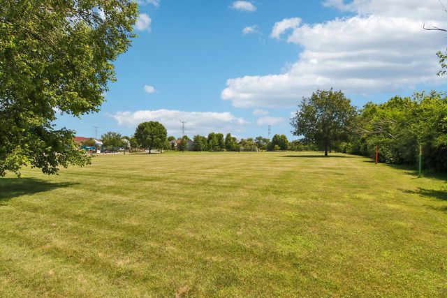 1322 Pennsbury Lane, Aurora, IL 60502